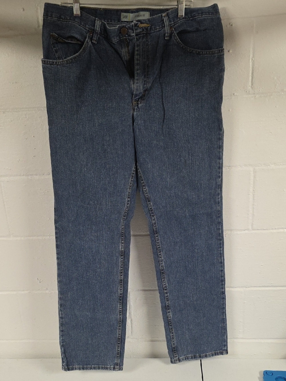 Lee Men's Relaxed Fit Blue Jeans